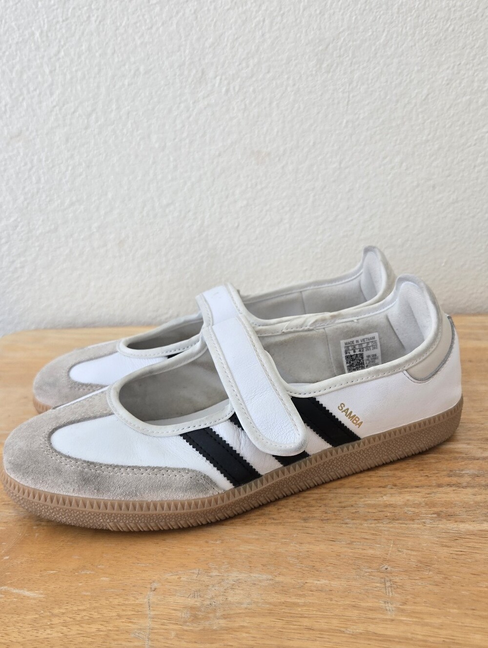 Adidas Womens Samba Mary Jane Sneakers White/Beige/Black Leather Size 9.5 Sporty
